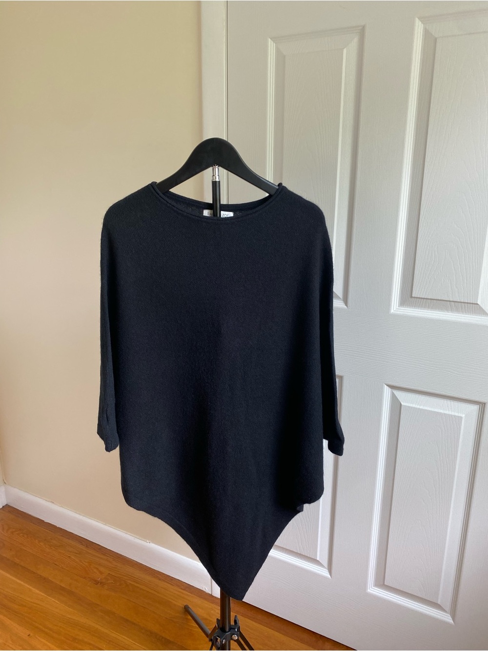 NWT Rachel Zoe Black 100% Cashmere Poncho with Asymmetric Hem